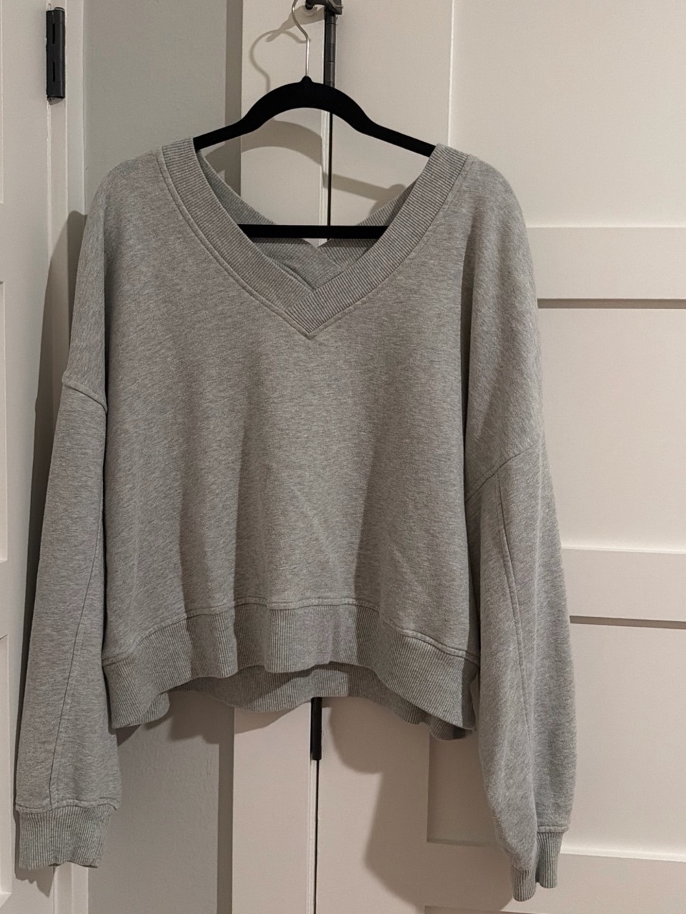 aerie Light Gray V-Neck Knit Top